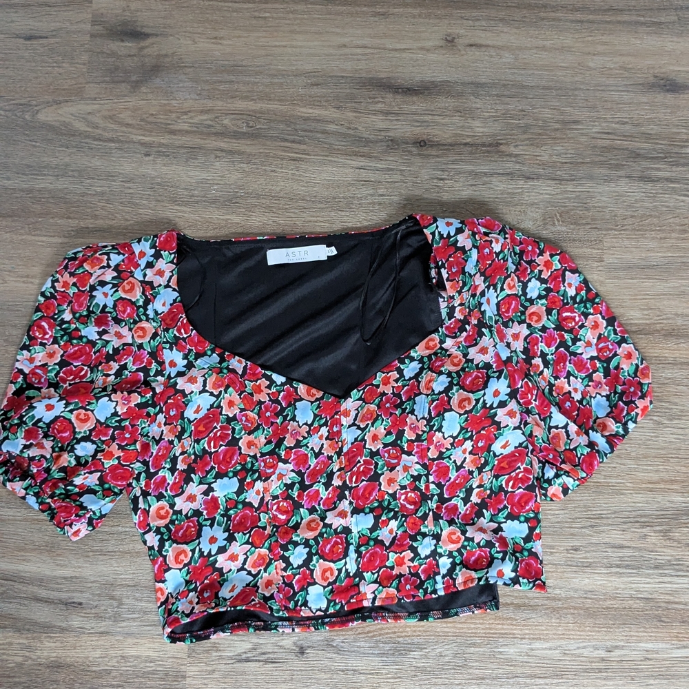 Astr Women's Size Medium Colorful Top